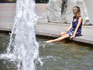Зливи, потопи і спека: фахівці пояснили причини аномальної погоди в Україні та сказали, чого чекати