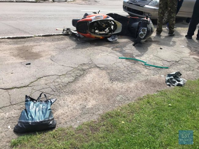 У Нововолинську зіткнулися легковик та мопед. ФОТО