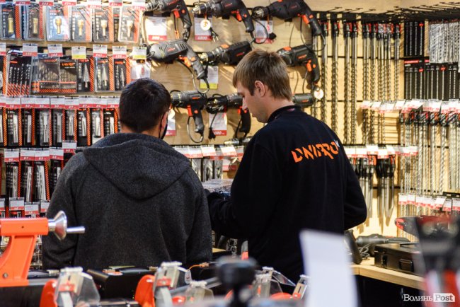 Зі знижками, акціями і розіграшем: у Луцьку – святкове відкриття фірмового магазину інструментів «Dnipro М». ФОТО* 