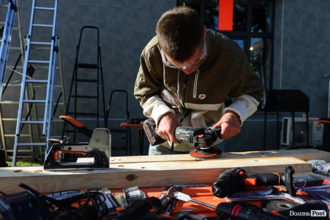 Зі знижками, акціями і розіграшем: у Луцьку – святкове відкриття фірмового магазину інструментів «Dnipro М». ФОТО* 