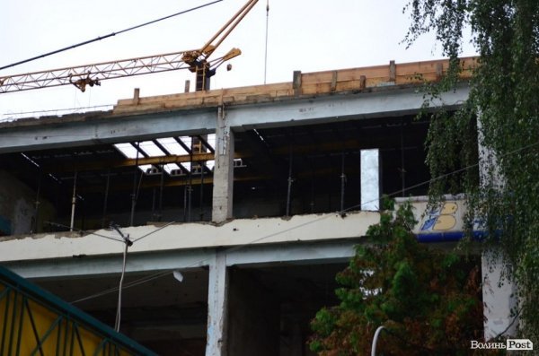 Як відбувається реконструкція луцького Будинку побуту. ФОТО