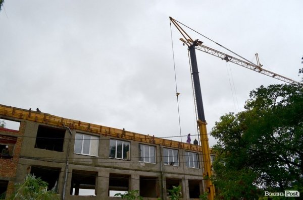 Як відбувається реконструкція луцького Будинку побуту. ФОТО
