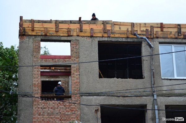 Як відбувається реконструкція луцького Будинку побуту. ФОТО