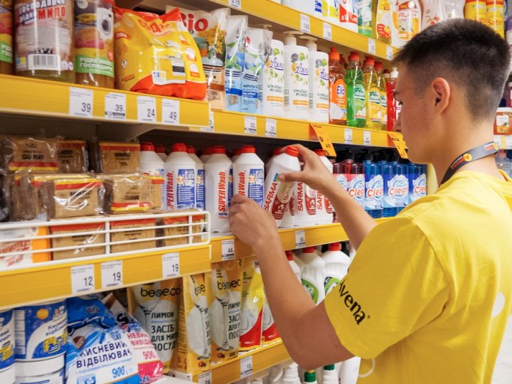 У луцькій «Аврорі» офіційно працевлаштовують підлітків з 16 років