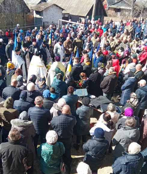 У Нововолинській громаді попрощалися з Героями