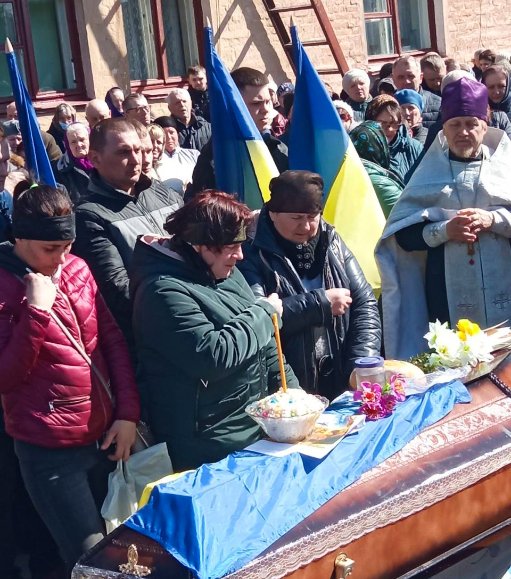 У Нововолинській громаді попрощалися з Героями