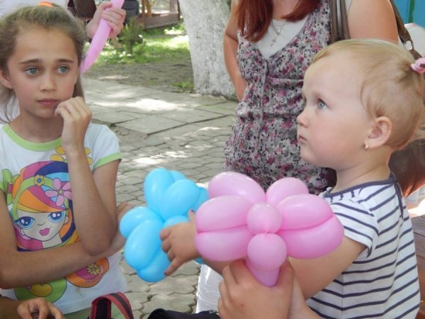 У Луцьку біженцям зібрали речі. ФОТО