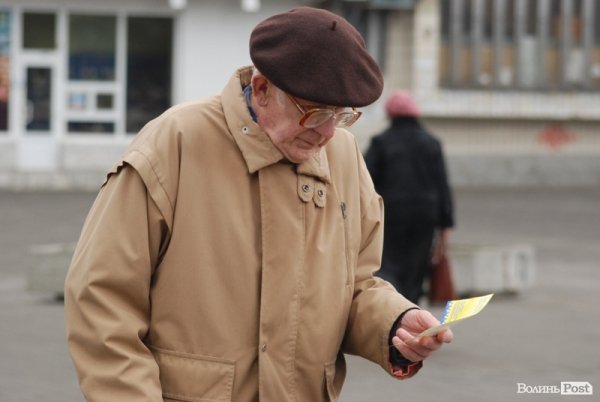Євромайдан у Луцьку: день другий. ФОТО. ВІДЕО 