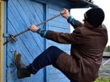 На Волині невідомі обікрали хлів