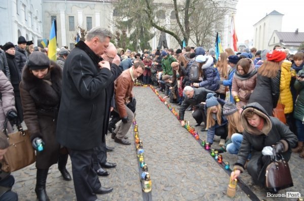 У Луцьку вшанували пам'ять жертв голодоморів. ФОТО