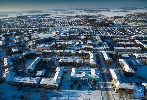 Засніжений Нововолинськ показали з висоти пташиного польоту