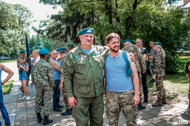У Луцьку вшанували десантників. ФОТО