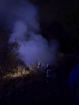 У Луцьку горіла будівля, яка слугувала чоловікові за житло. ФОТО