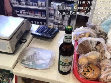 У двох магазинах Луцька незаконно торгували алкоголем 