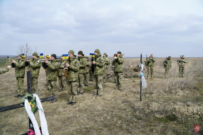 Володимир-Волинська громада попрощалася із загиблим воїном. ФОТО 