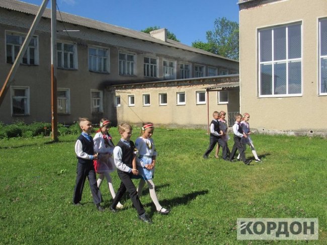 У волинському селі відкрили дитячий майданчик