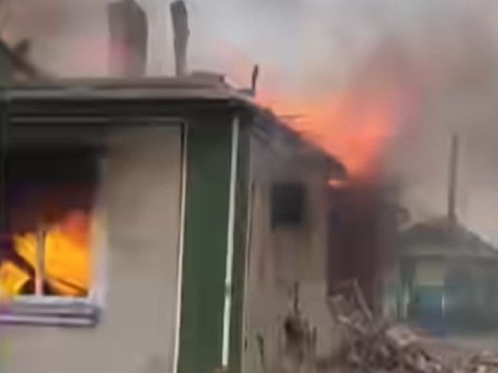 На Волині почали ремонтувати будинки, які постраждали від падіння боєприпаса з літака. ВІДЕО