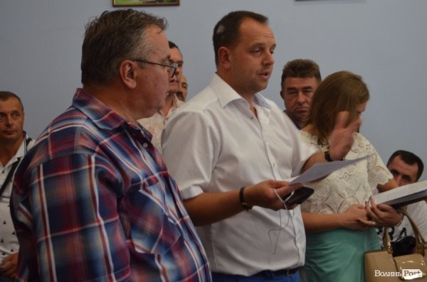 В Луцьку на проспекті Відродження хотіли звести будинок з порушеннями. ФОТО