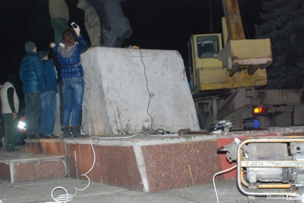 Як Волинь позбулася маневицького Леніна. ФОТО