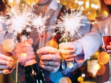 Комендантська година у новорічну ніч: у Луцькій громаді заборонили святкування корпоративів та використання піротехніки
