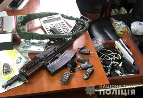 На Волині провели обшуки через злочинну схему ввезення авто з Європи. ФОТО