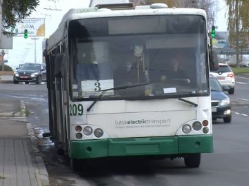 Зменшили кількість рейсів одного з луцьких тролейбусів. ВІДЕО