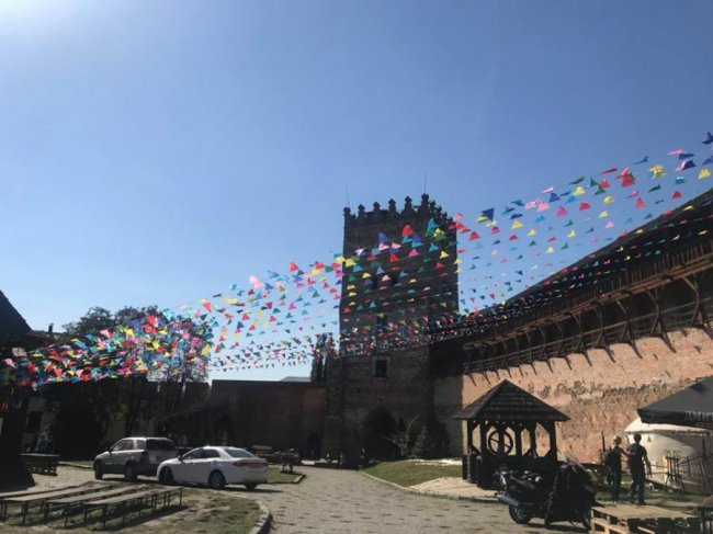 У Луцьку стартував фестиваль пива і м'яса