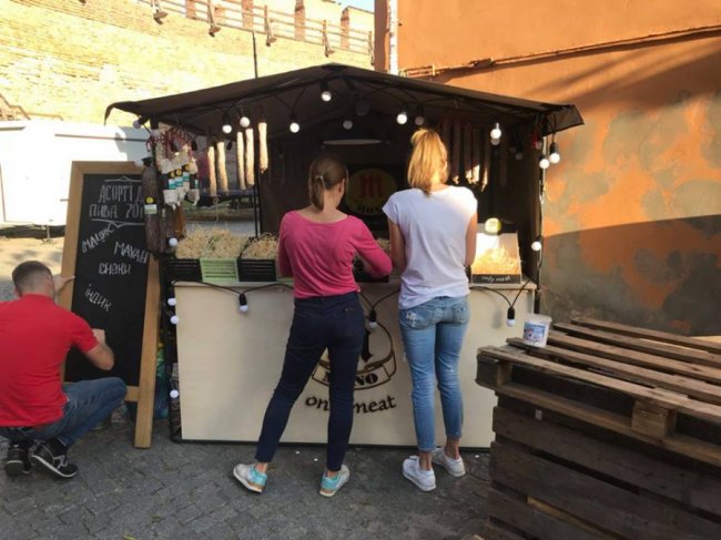 У Луцьку стартував фестиваль пива і м'яса