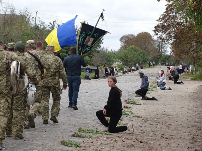 На Волині попрощалися з Героєм Артуром Новосадом. ФОТО