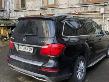 Елітне авто, що належало ВНУ імені Лесі Українки та яким користувався колишній ректор, продали