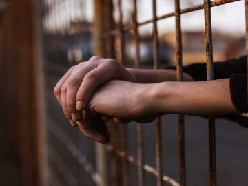 Волинянин, який вчинив крадіжку в умовах воєнного стану, відсидить 6 років за ґратами