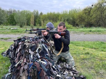 Для школярів волинського ліцею організували військовий вишкіл. ВІДЕО