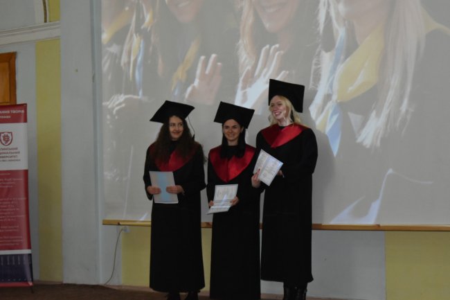 Магістри Лесиного вишу протягом 5 днів отримують дипломи