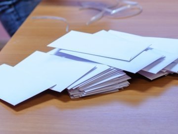 У Луцьку «продають» копії протоколів з результатами голосування