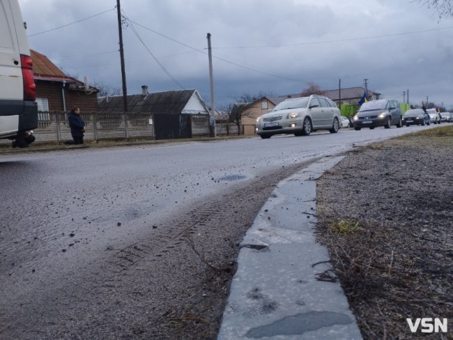 Волиняни навколішки зустріли тіло Героя, вбитого дроном-камікадзе