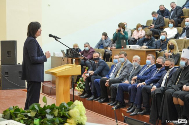 Знані гості і оберемки квітів: Ірину Вахович представили на посаді ректора ЛНТУ. ФОТО