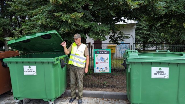 Центнери макулатури і скла: результати роботи сортувальної станції в Луцьку
