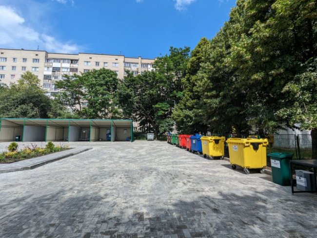 Центнери макулатури і скла: результати роботи сортувальної станції в Луцьку