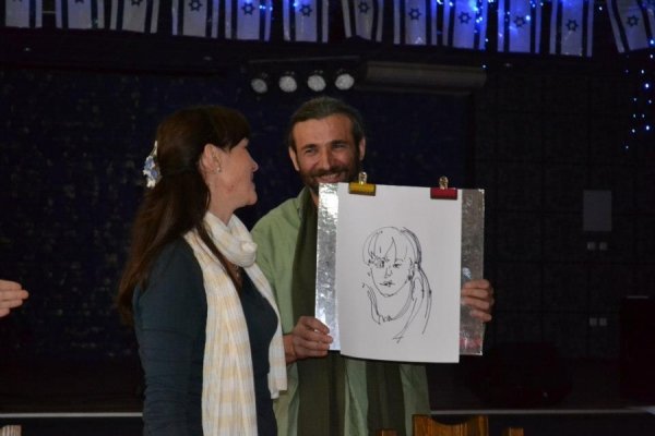 Луцькі татусі змагалися за цукерки. ФОТО