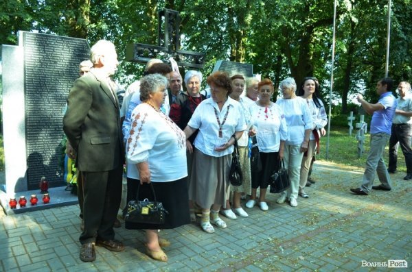 У Польщі молилися на могилах вбитих українців. ФОТО 