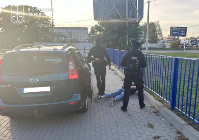 Судять волинян, які продавали автомобілі, ввезені для ЗСУ