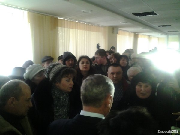 Підприємці зі «Старого» базару «гримали» на Романюка через землю. ФОТО. ВІДЕО