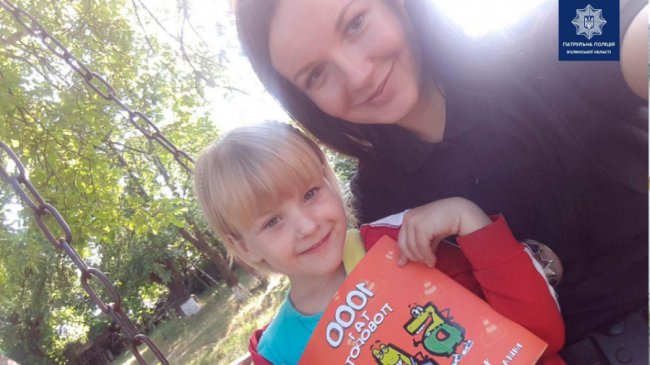 Нетверезі виборці, діти та сором`язливий залицяльник: волинські копи поділилися враженнями від перебування на дільницях. ФОТО