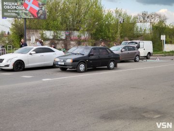 Аварія на луцькому перехресті: три автівки в‘їхали в «кадилак». ФОТО