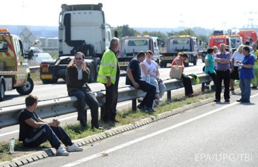 У Британії в аварії зіткнулося понад сто авто. ФОТО