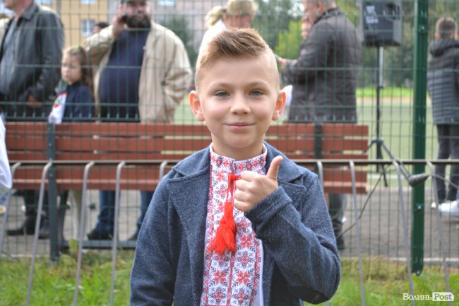 Благодійно, красиво, урочисто: як відсвяткували старт навчання у ліцеї Ковеля. ФОТО