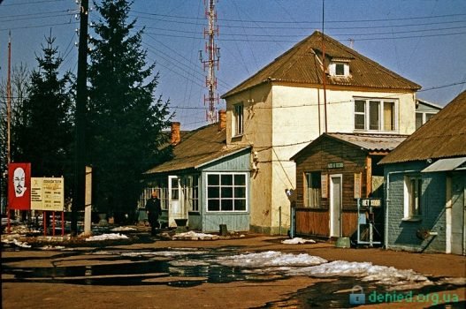 Будівля льотних служб старого Луцького аеропорту. Березень 1980