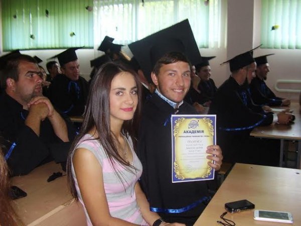 У Академії рекреаційних технологій і права вручили дипломи випускникам. ФОТО