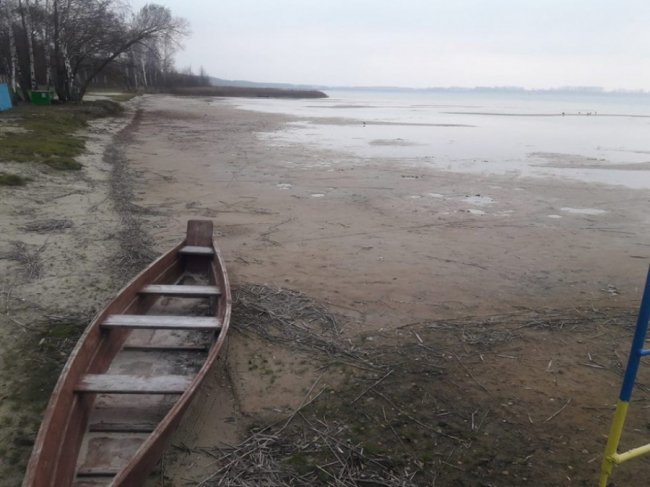 Волинський посадовець стривожений обмілінням Світязя. ФОТО