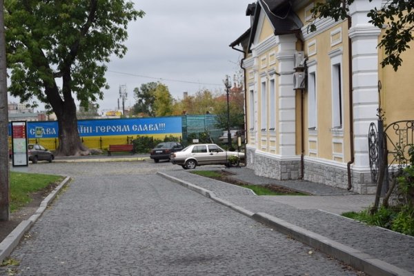 Як луцькі двори змінюються після ремонту. ФОТО